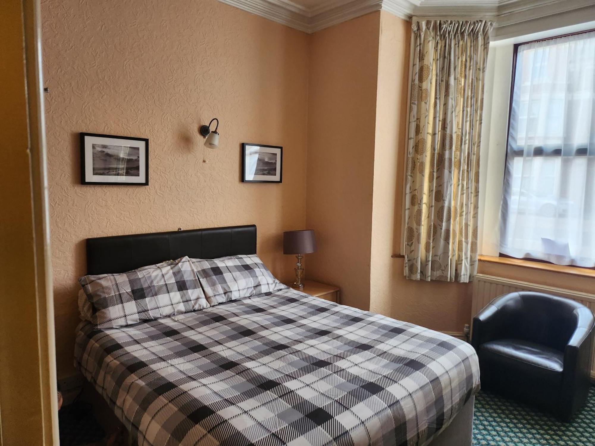 Queens Guest House Beeston  Exteriér fotografie